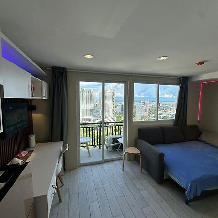 Modern & Comfy Studio - Steps From Ayala Mall, Cebu City Bagian luar foto