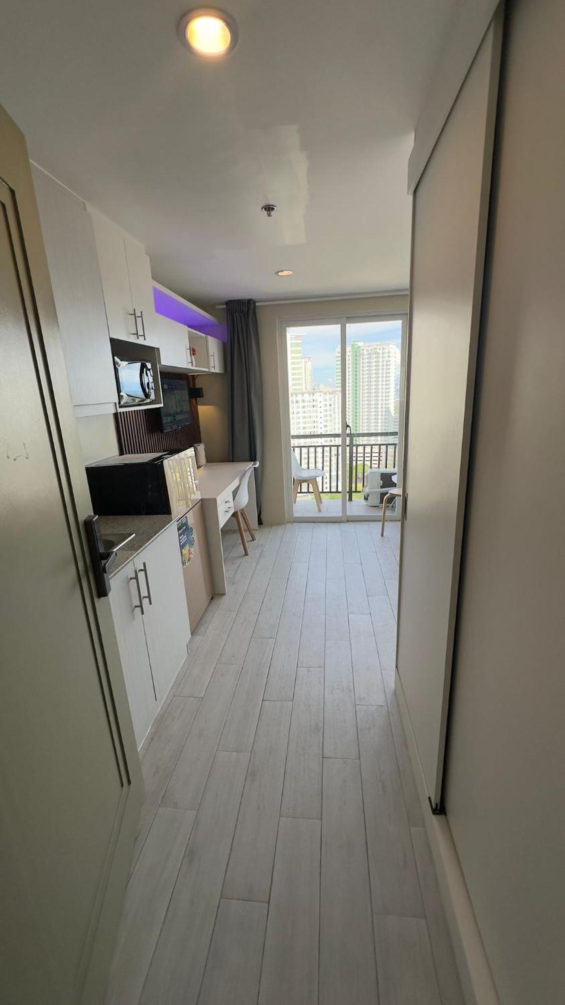 Modern & Comfy Studio - Steps From Ayala Mall, Cebu City Bagian luar foto